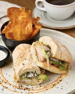 Sanduche de Chicharrón