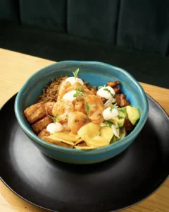 Bowl del caribe con camarones