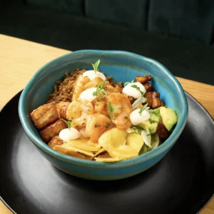 Bowl del caribe con camarones